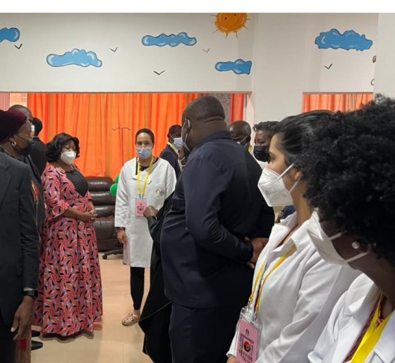 Vice-Presidente visita Instituto Angolano de Controlo de Câncer
